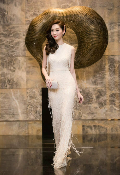 Tổng hợp 10 bộ áo đầm đẹp nhất showbiz Việt 2016