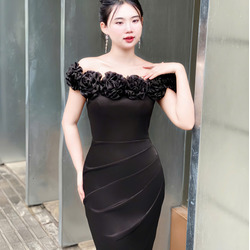 Đầm Dạ Hội Kết Hoa Hồng Bẹt Vai Sang Trọng