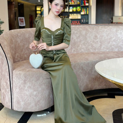 Đầm Dạ Hội Nhún Trước Kết Hạt Quyến Rũ