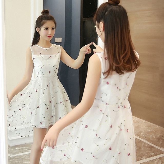 Đầm ren đuôi tôm phong cách amy thời trang màu trắng | Đầm ren đẹp