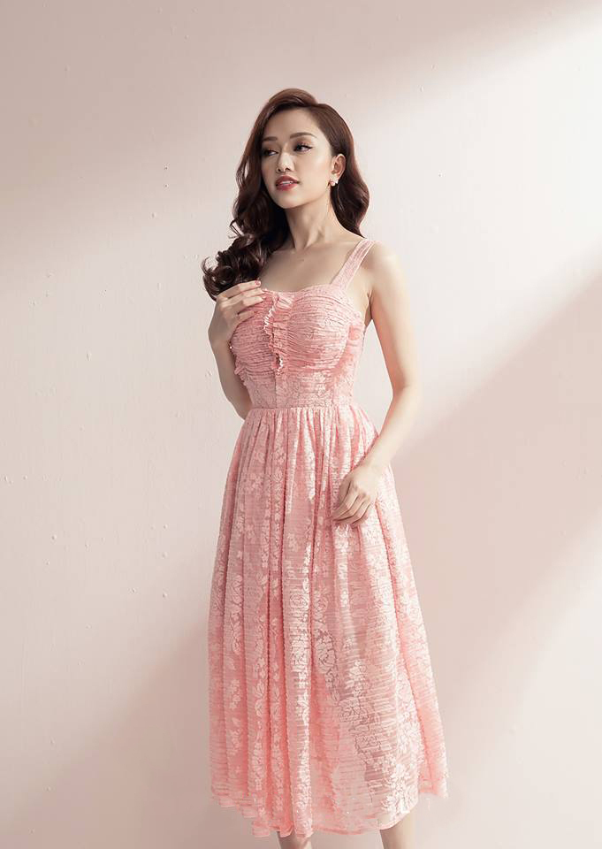 2825  Váy đầm chiffon hai dây màu hồng