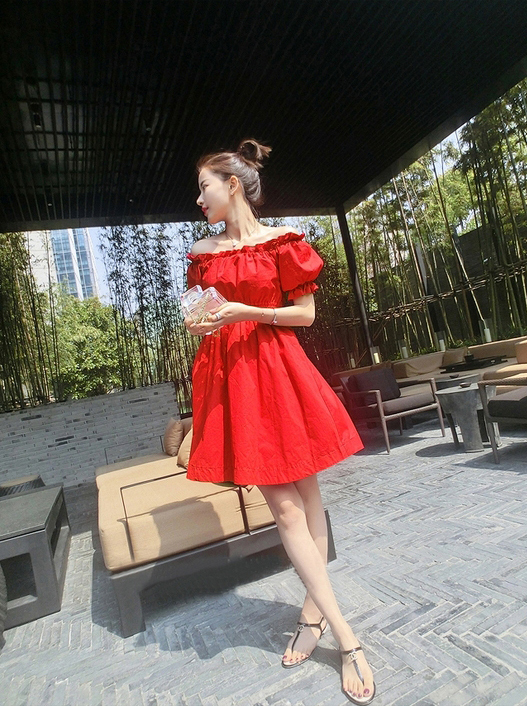 Đầm trễ vai tay ngắn màu đỏ trẻ trung  năng động  - đầm trễ vai sang trọng