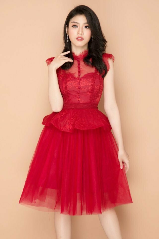 Đầm xòe công chúa đính nút lưới ren cao cấp màu đỏ - đầm xòe trễ vai dễ thương