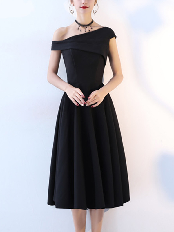 Váy dạ hội xẻ tà màu đen ấn tượng sexy