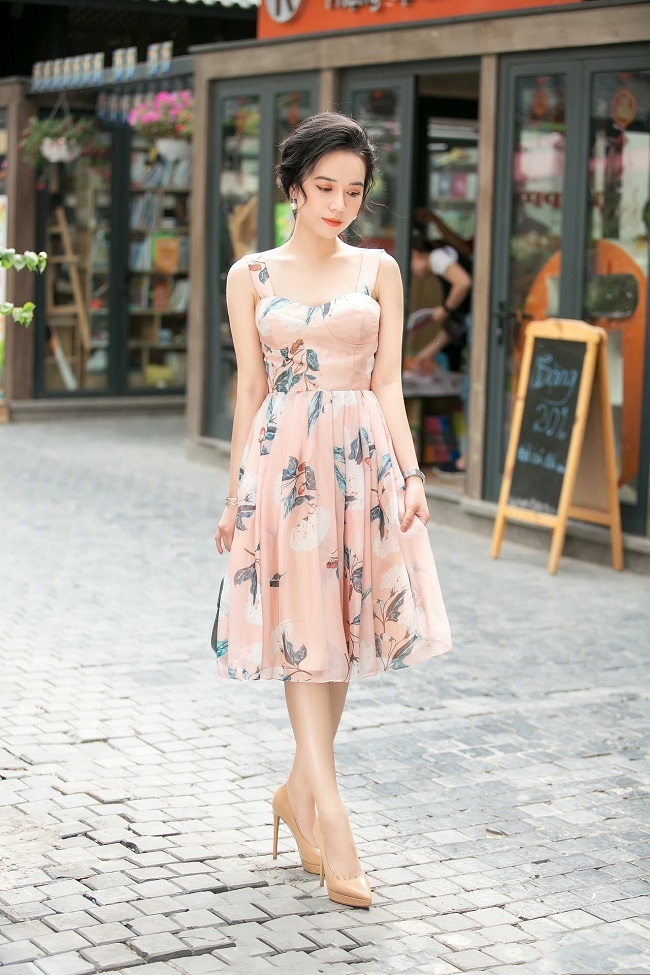 Váy hoa to 2 dây xếp ly ngực  Dương Fashion
