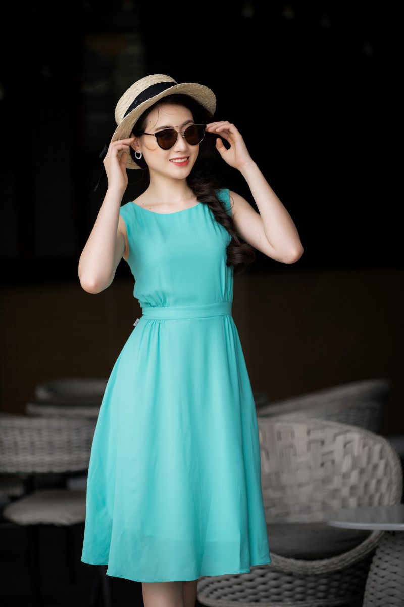 10 mẫu váy đầm phối màu đẹp cho các nàng công sở
