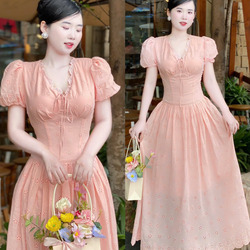 Đầm Xòe Thêu Bông Cột Dây Cổ Dễ Thương