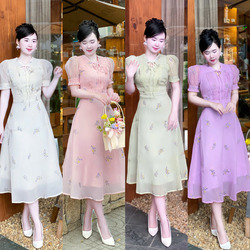 Đầm Xòe Tơ Thêu Tay Lỡ Cột Dây Cổ Dịu Dàng