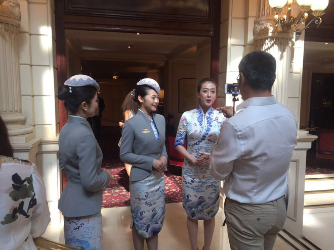 Đặt hẳn thiết kế Haute Couture làm đồng phục cho tiếp viên, Hainan Airlines chắc chắn là hãng hàng không “chơi lớn” nhất