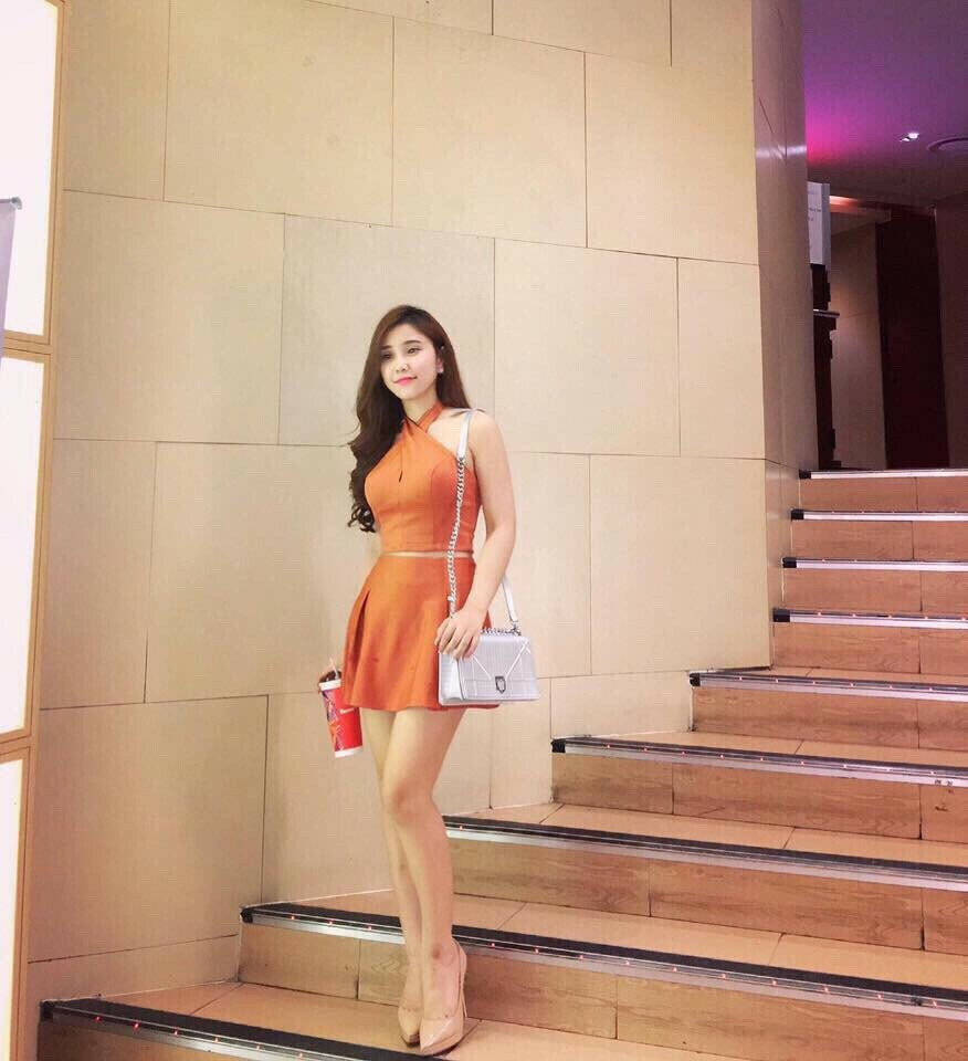 Cuối tuần diện chân váy xòe yếm đẹp trẻ trung dạo phố  Thời trang  Việt  Giải Trí