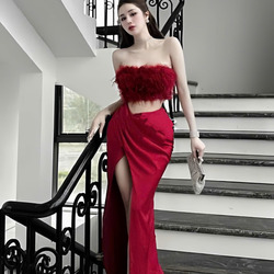 Set Áo Croptop Đính Lông Vũ Phối Chân Váy Gợi Cảm